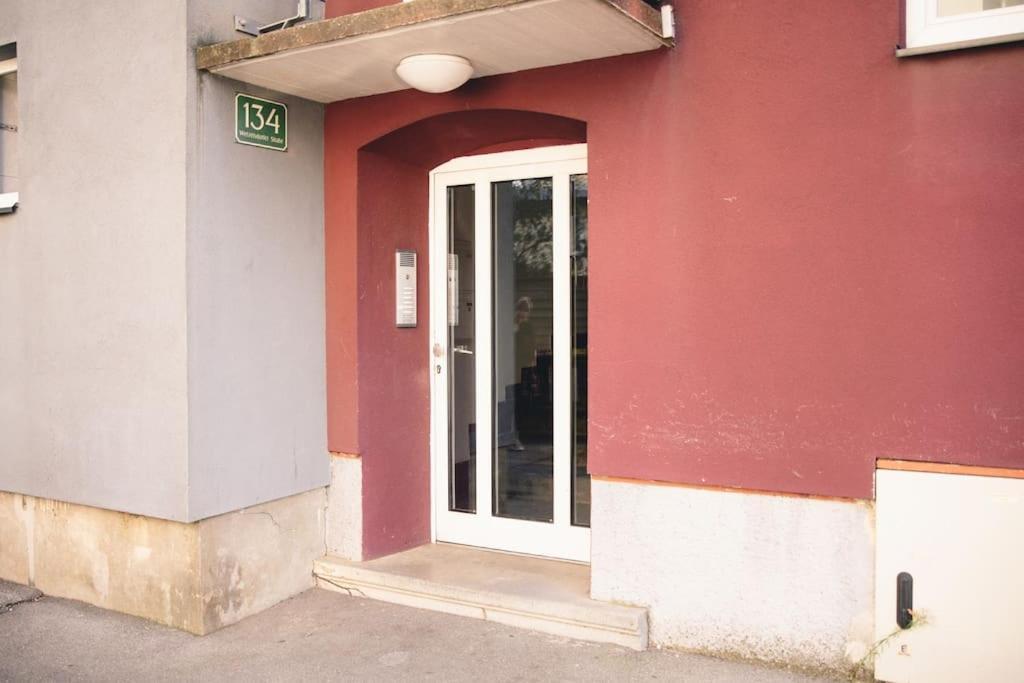 Appartement Gemuetliches In Mit Parkplatz Graz